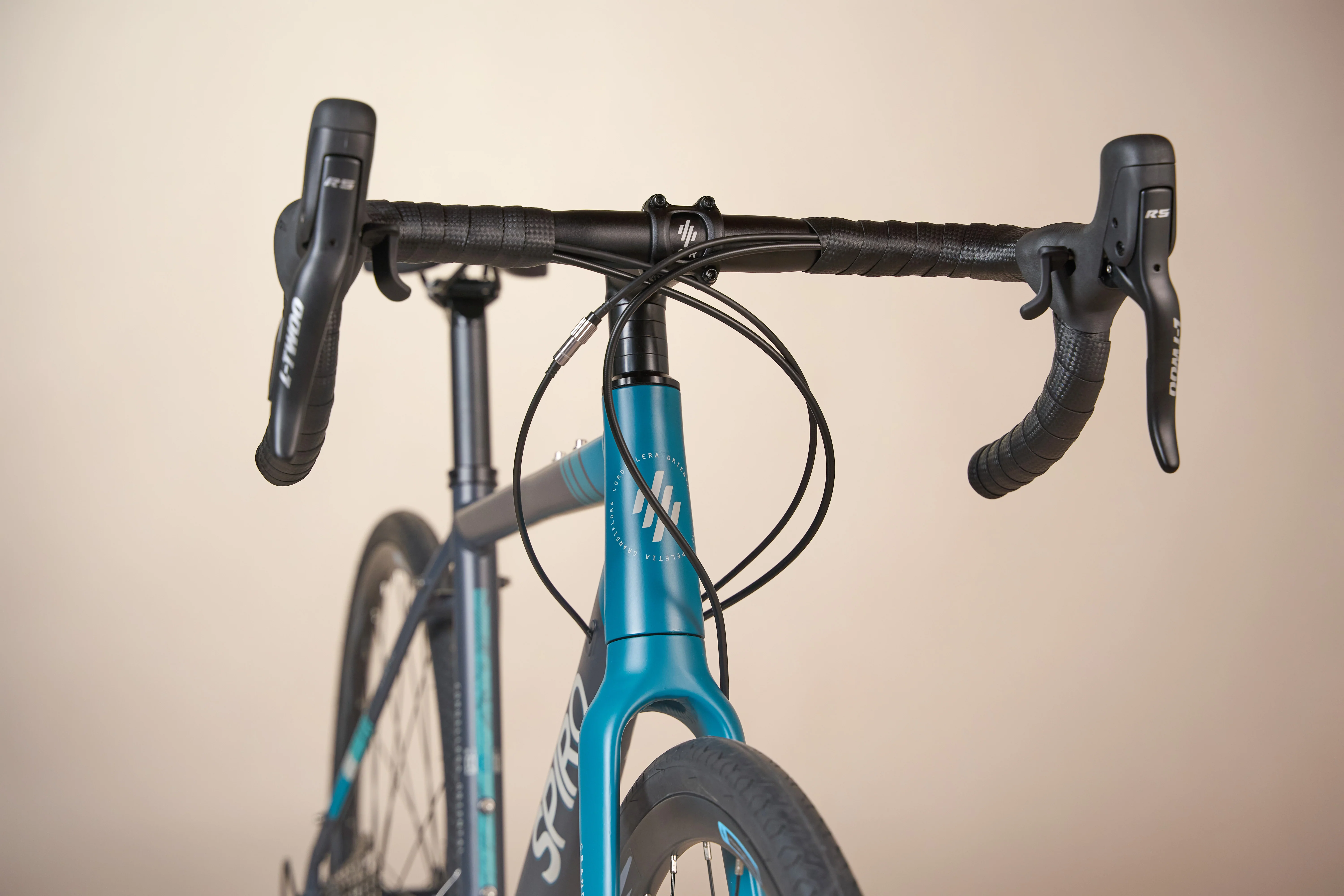 Bicicleta de ruta MÍTICA en aluminio 2x9 vel. - Image 3