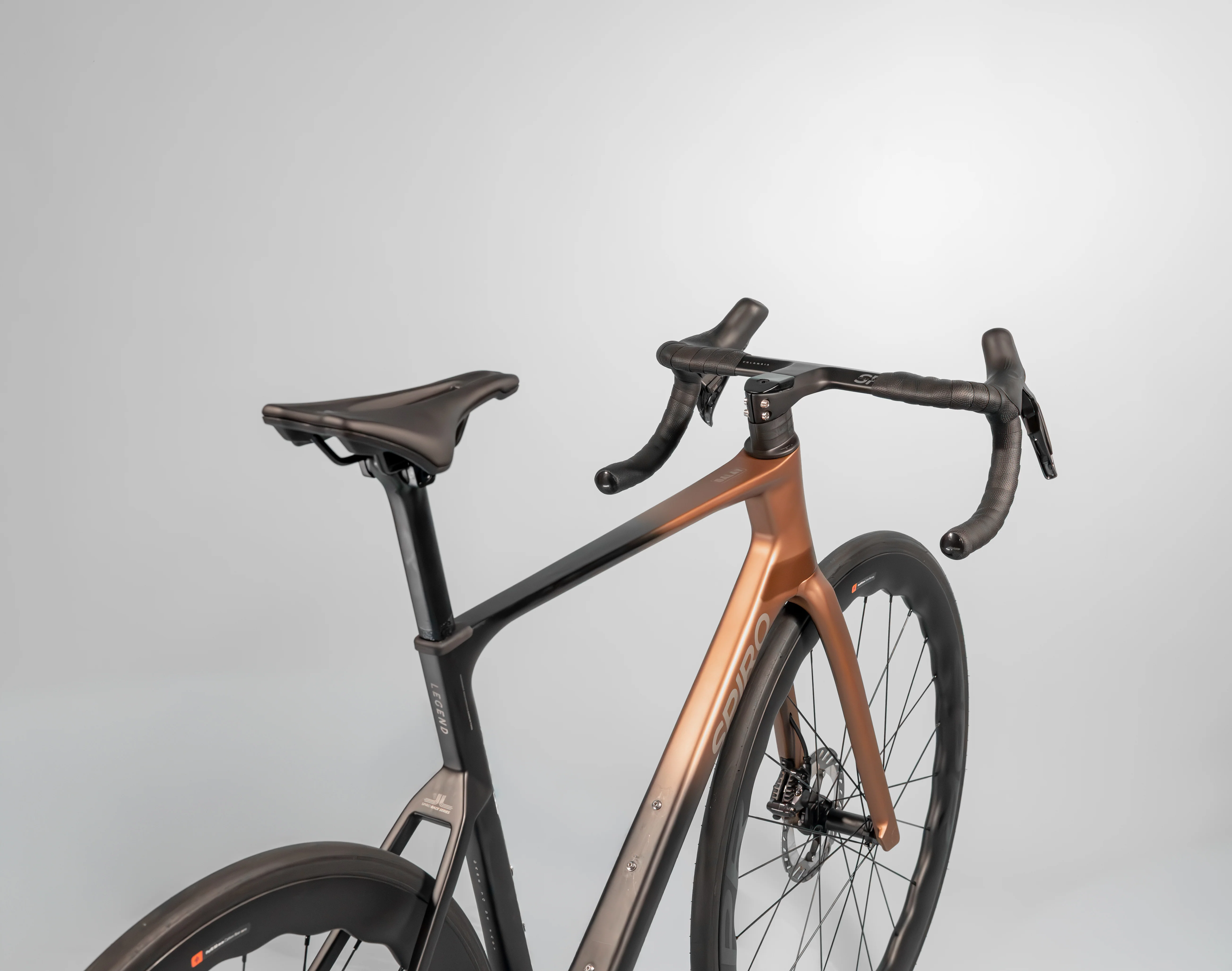 Bicicleta de ruta LEGEND SL en carbono Shimano 105 - Image 16