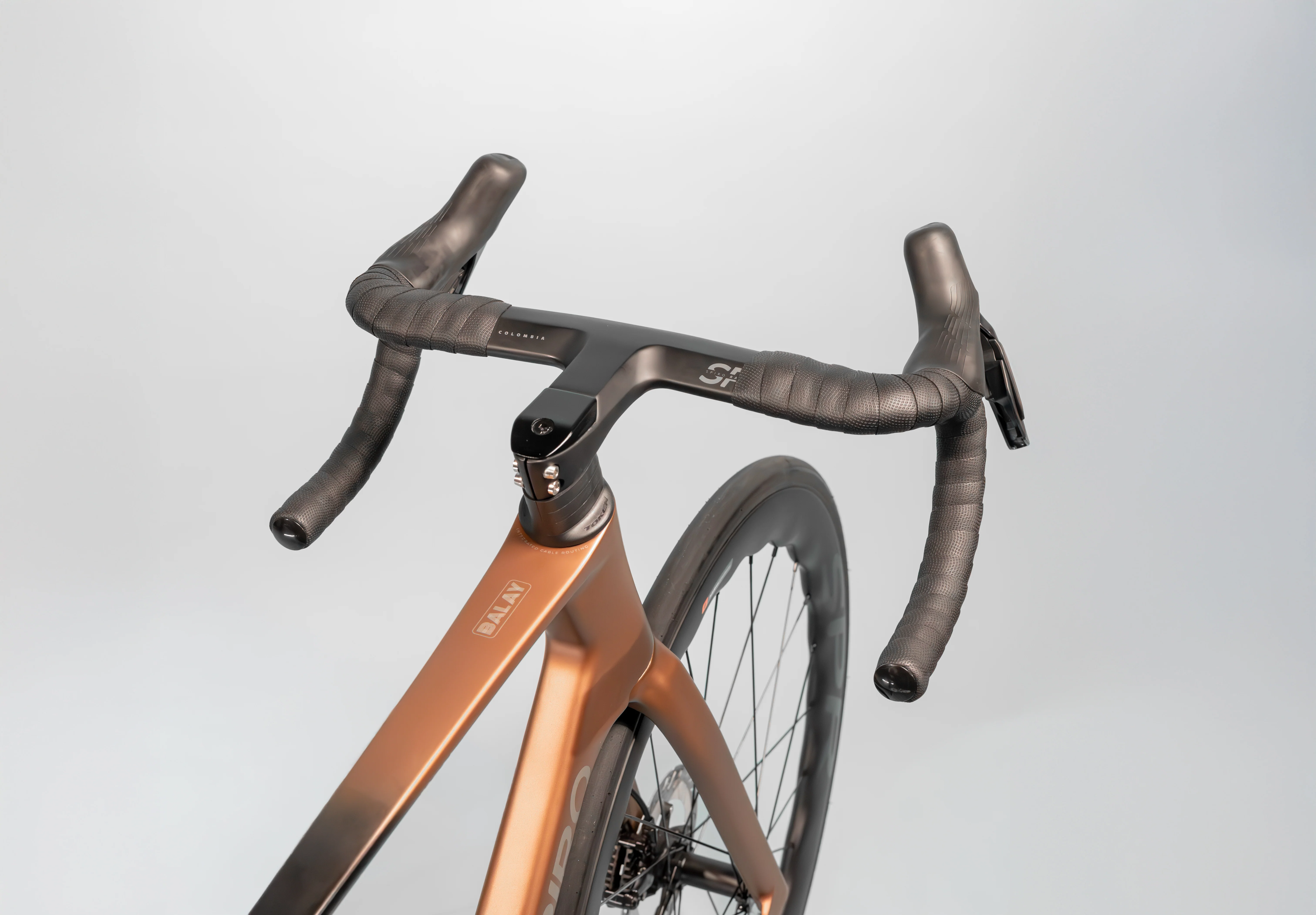 Bicicleta de ruta LEGEND SL en carbono Shimano Ultegra DI2 - Image 8