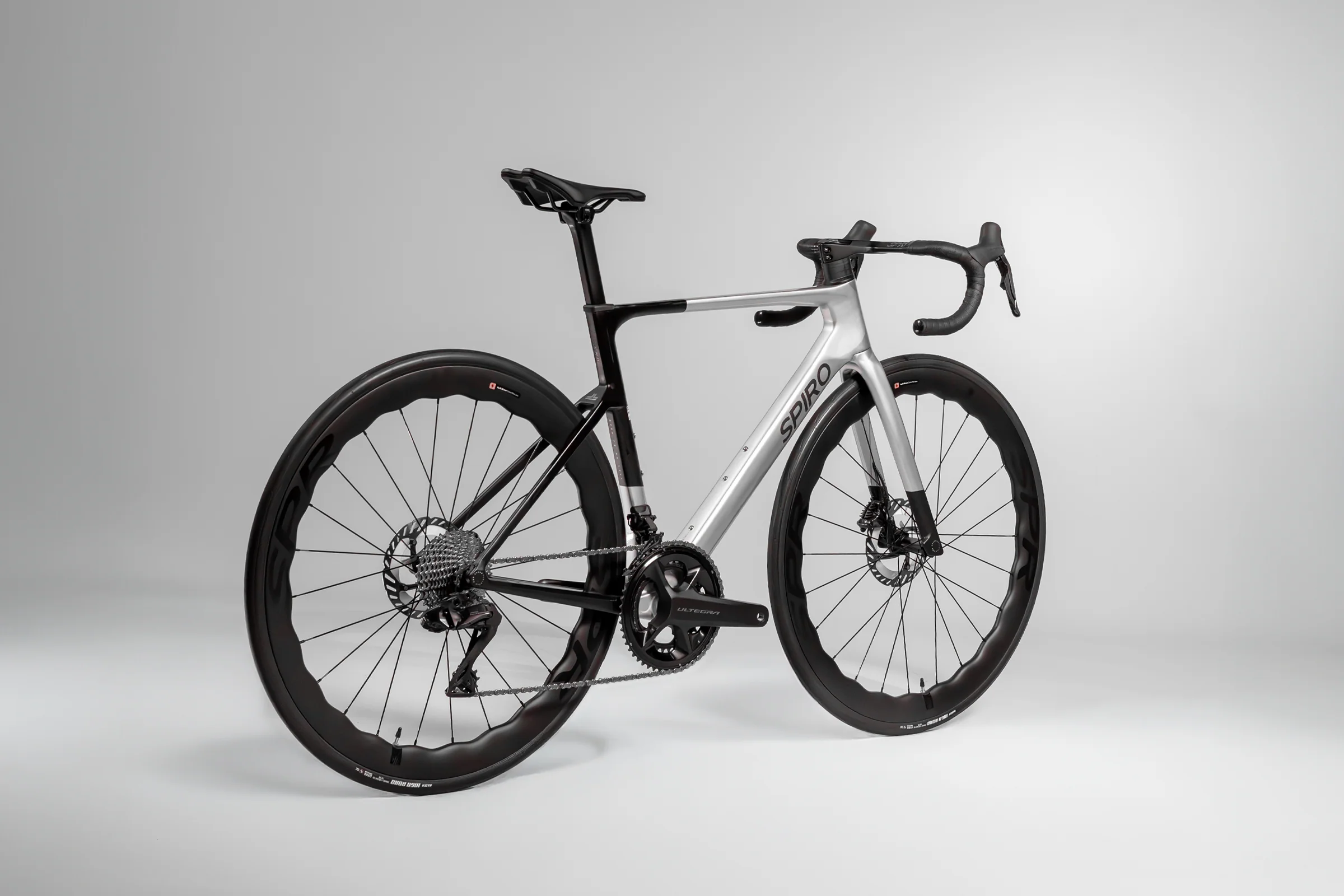 Bicicleta de ruta LEGEND SL en carbono Ultegra DI2 - Image 4